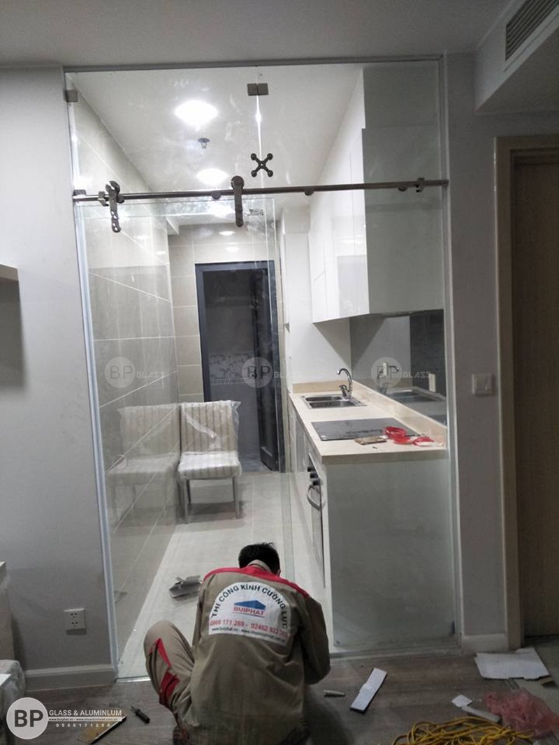 Cửa kính lùa phi 25 Cô Nga Số 3 Lê Trọng Tấn